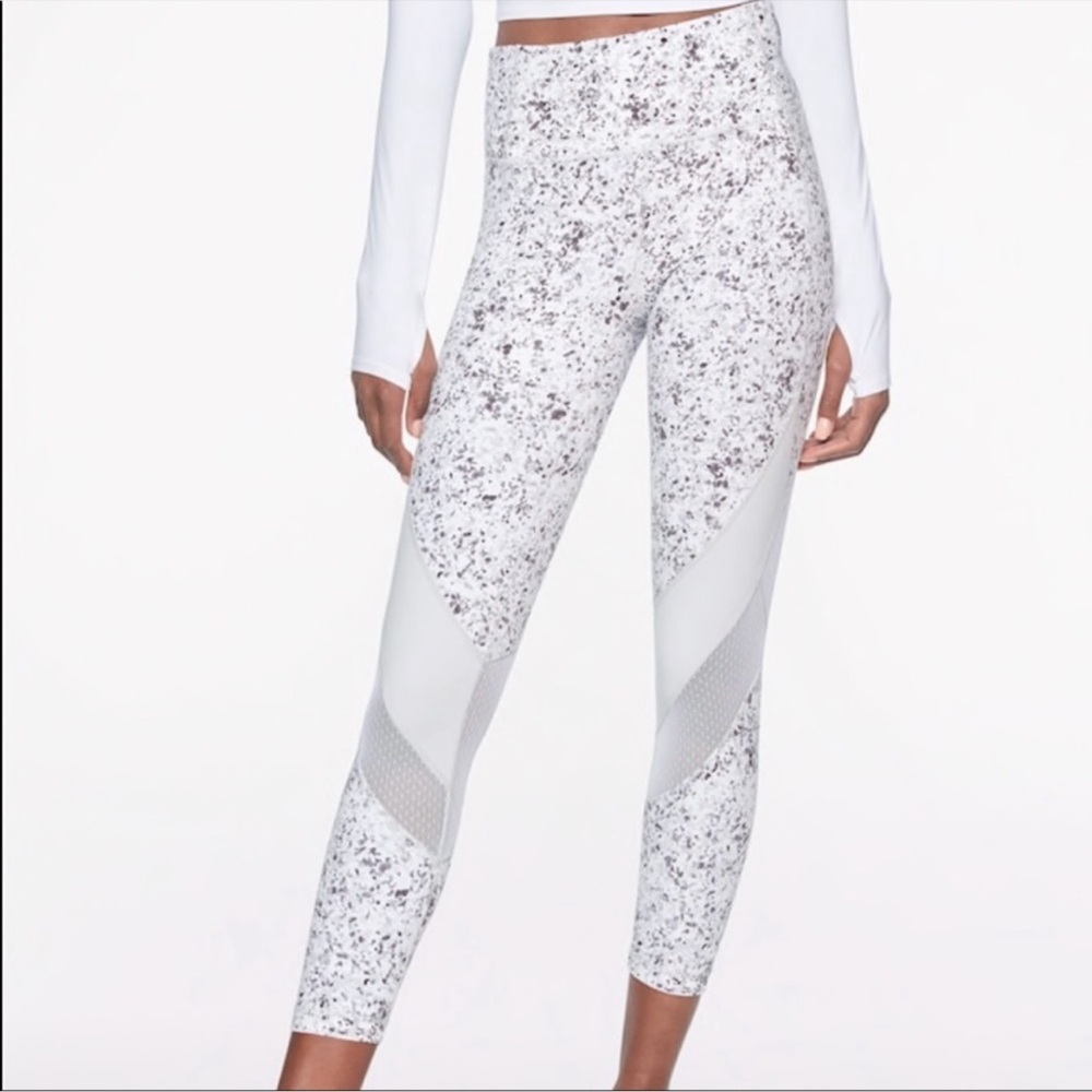 Athleta Sandstone Salutation 7/8 Tight Leggings Size xSmall